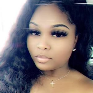 Meet your Posher, Valerie